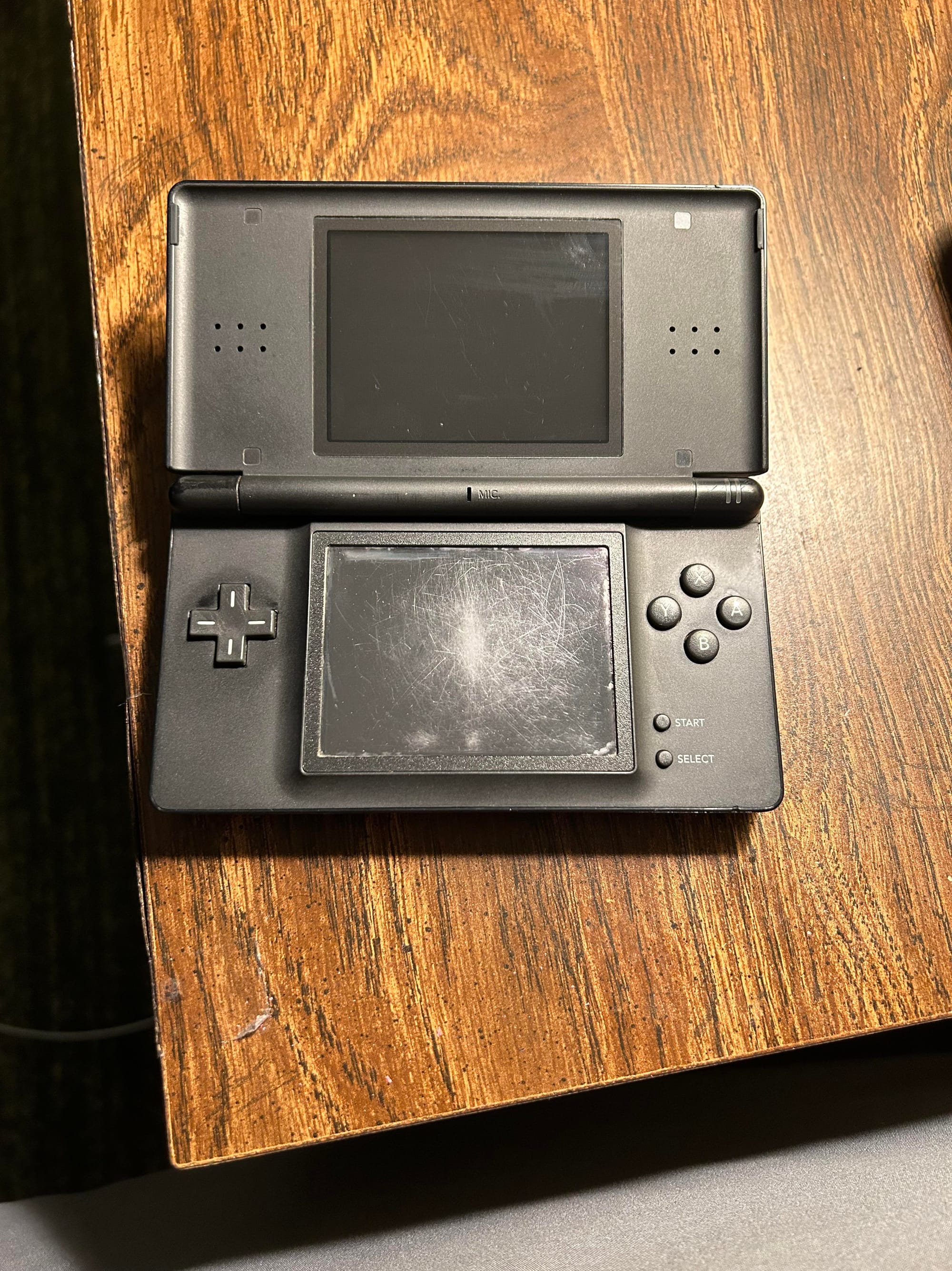 Hands-On With The Anbernic RG DS; The DSi Reimagined