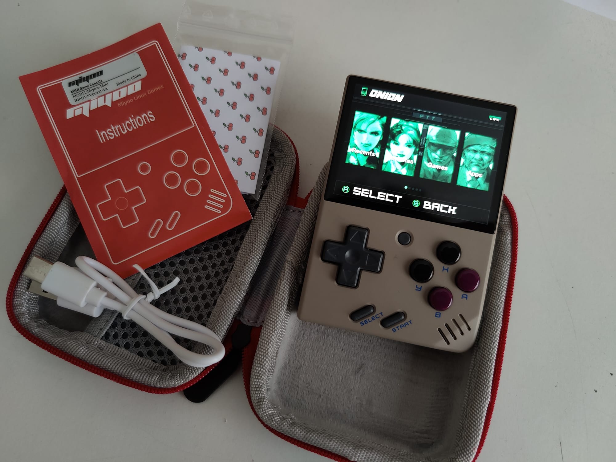 Hands-On With the Miyoo Mini Flip; The Modern Successor to the GBA SP
