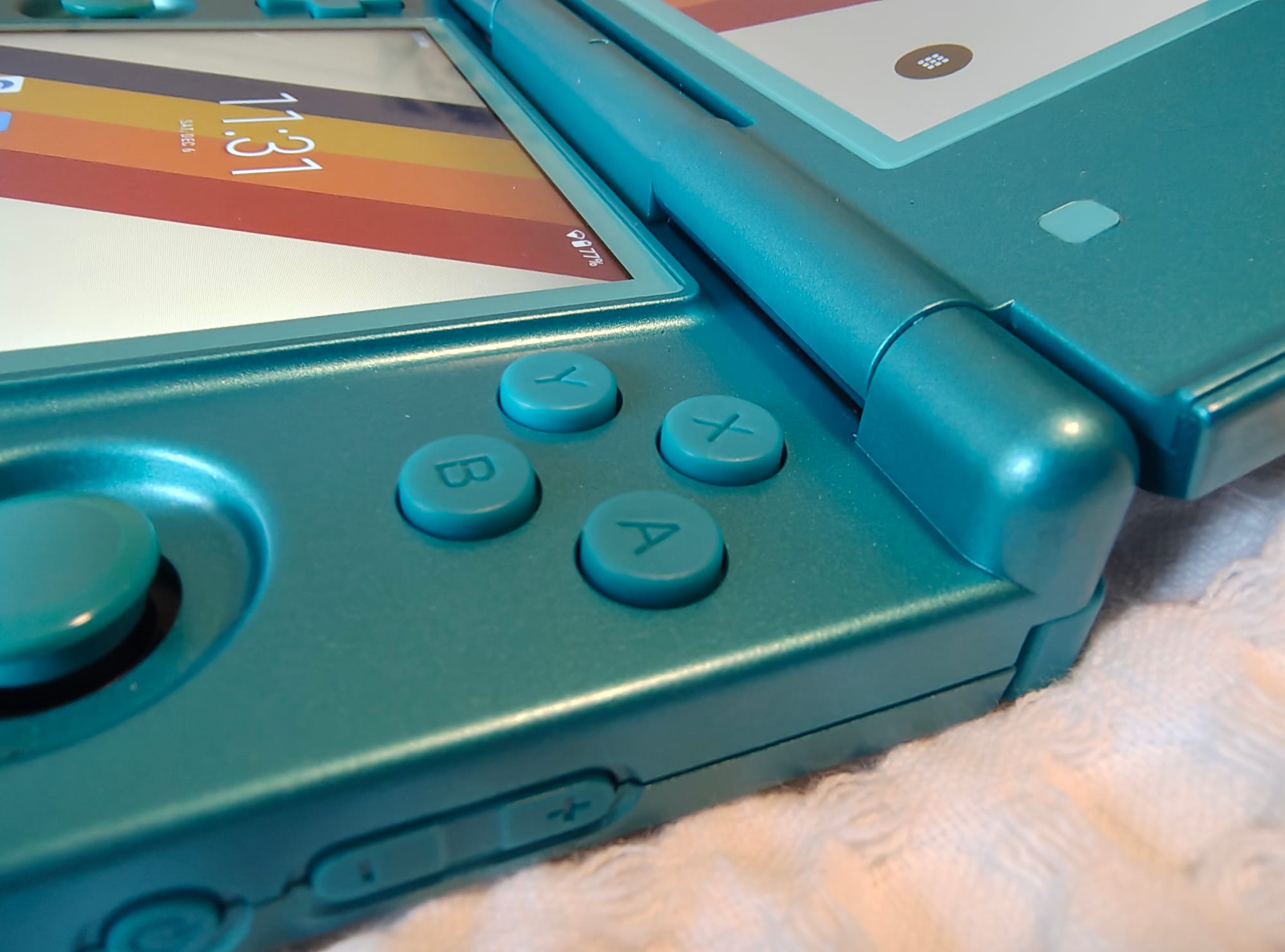 Hands-On With The Anbernic RG DS; The DSi Reimagined