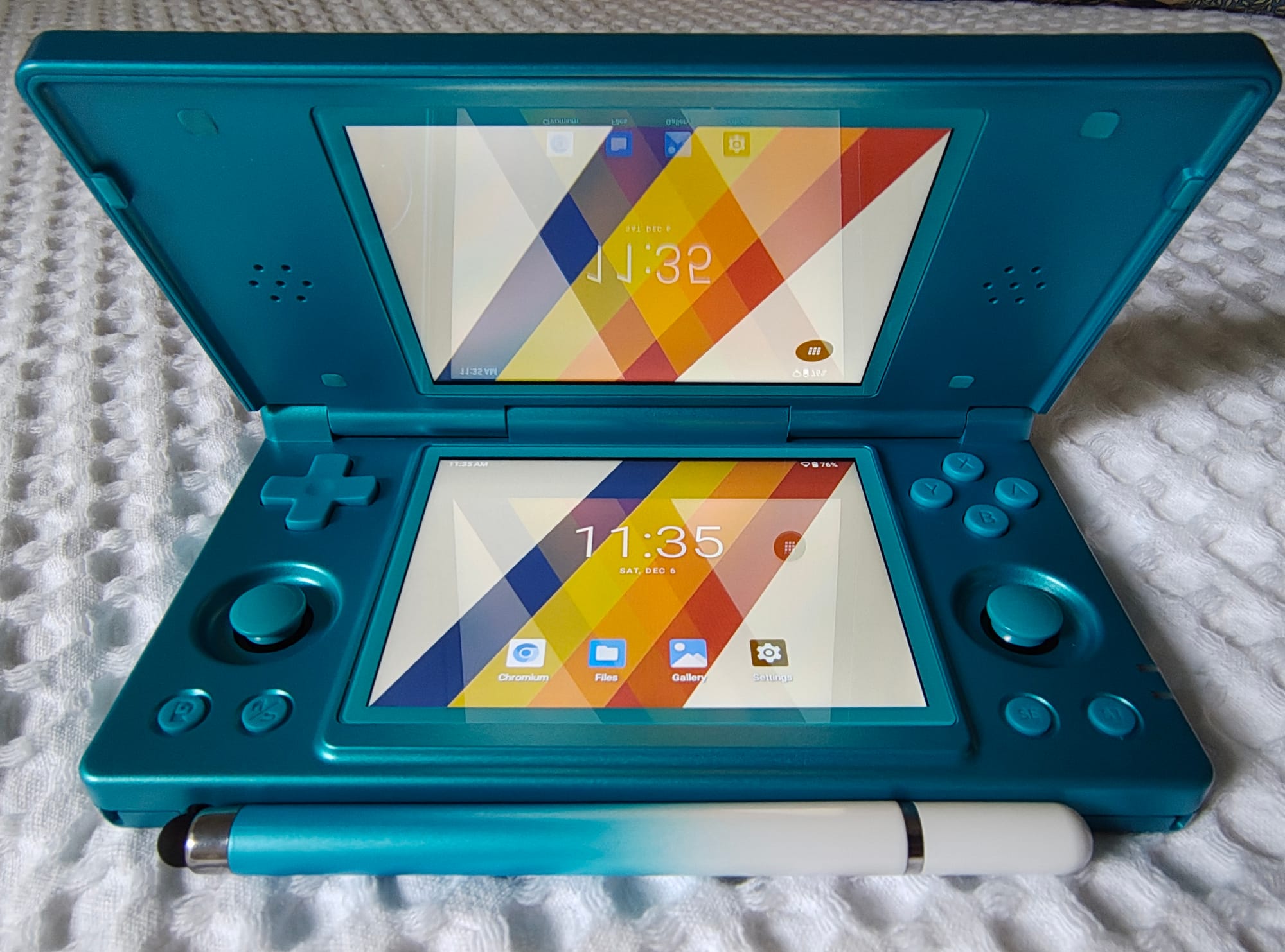 Hands-On With The Anbernic RG DS; The DSi Reimagined