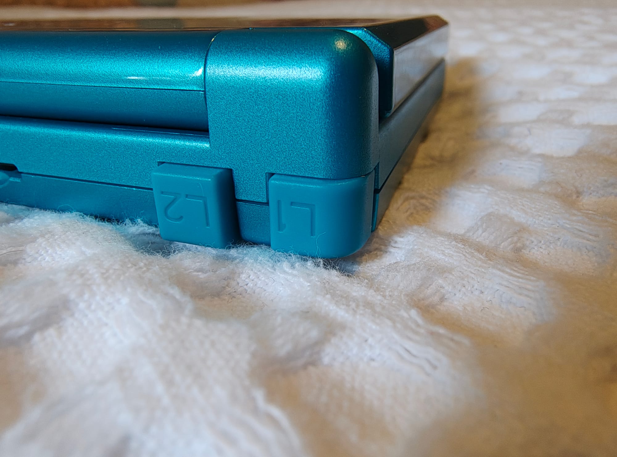 Hands-On With The Anbernic RG DS; The DSi Reimagined