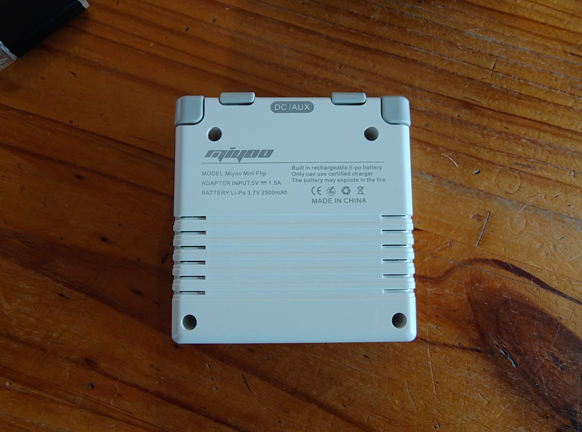 Hands-On With the Miyoo Mini Flip; The Modern Successor to the GBA SP