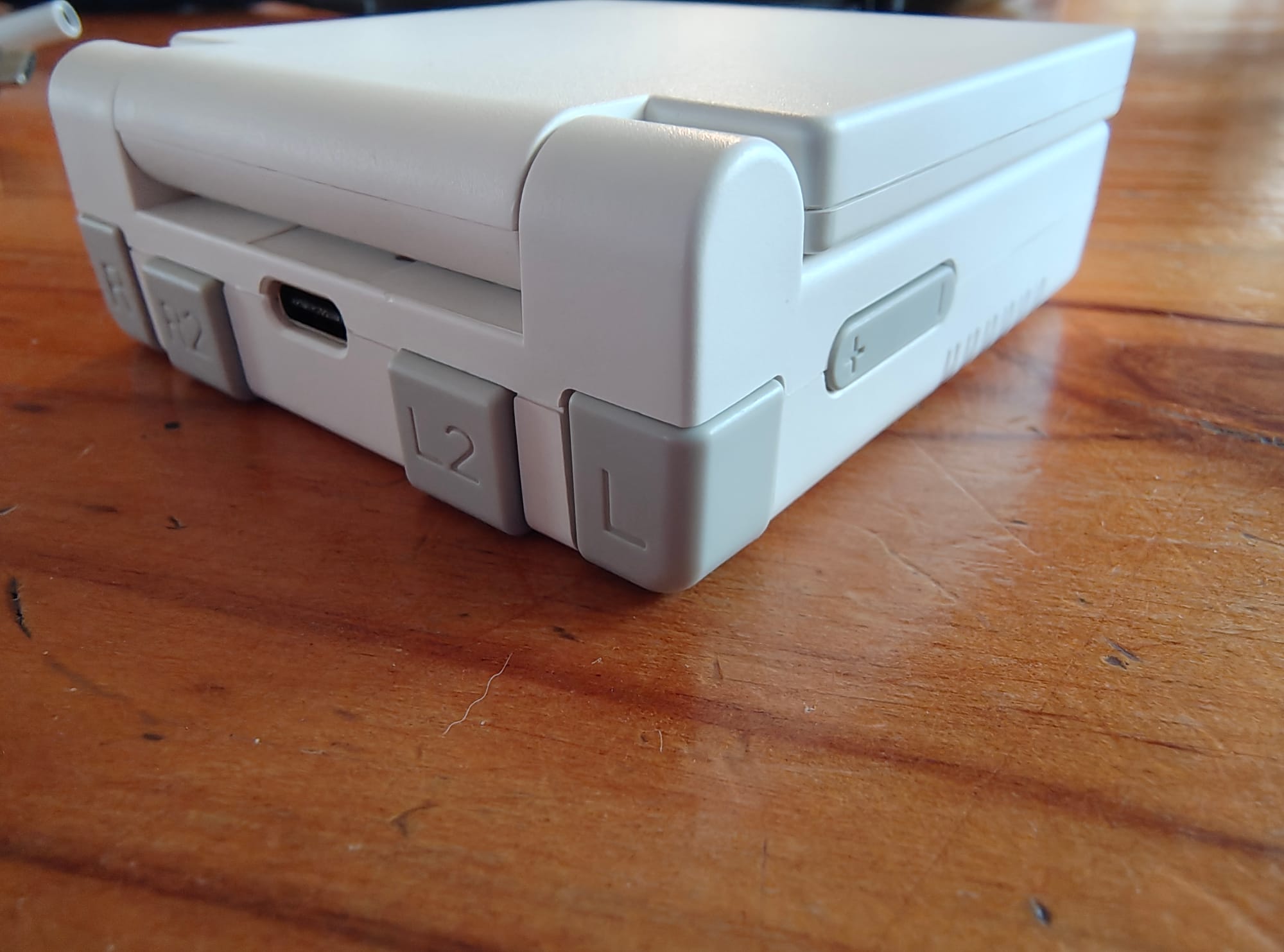 Hands-On With the Miyoo Mini Flip; The Modern Successor to the GBA SP