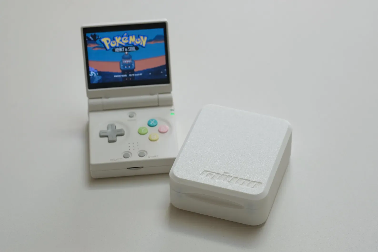 Hands-On With the Miyoo Mini Flip; The Modern Successor to the GBA SP