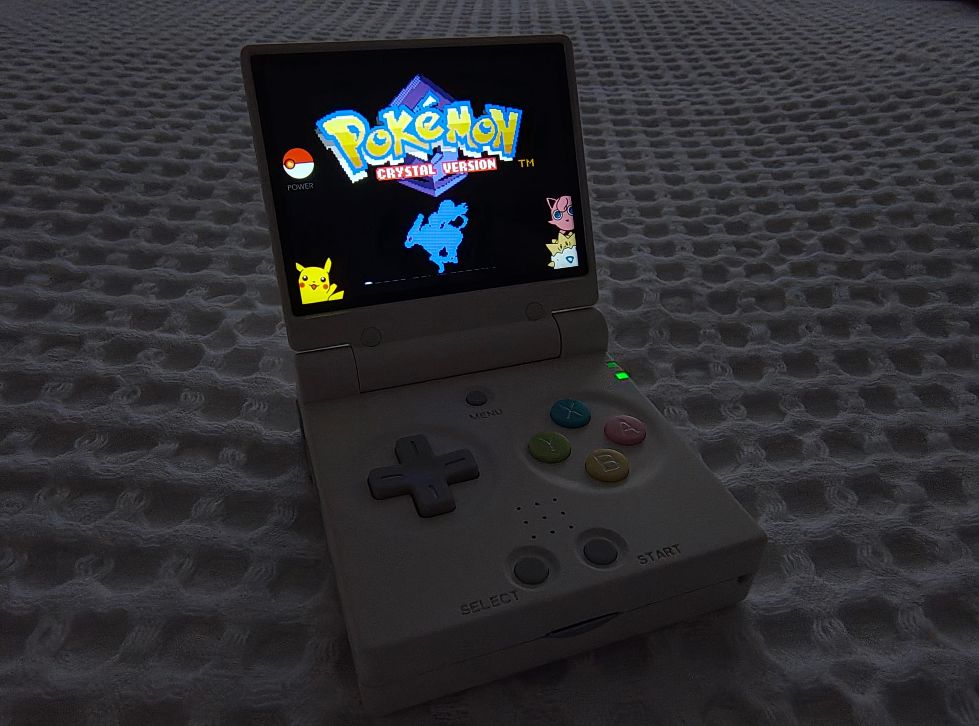 Hands-On With the Miyoo Mini Flip; The Modern Successor to the GBA SP